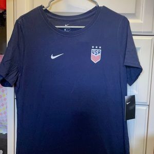 mallory pugh t-shirt, brand new
